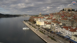 Nábřeží a město