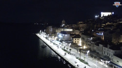 Nábřeží a město