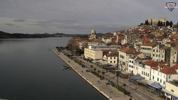 Nábřeží a město