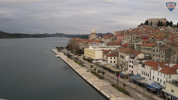 Nábřeží a město