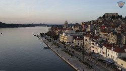 Nábřeží a město