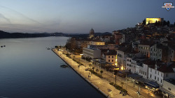 Nábřeží a město