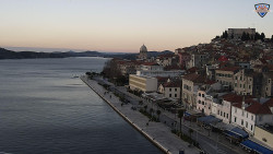 Nábřeží a město