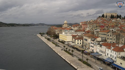 Nábřeží a město