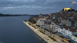 Nábřeží a město