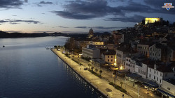 Nábřeží a město