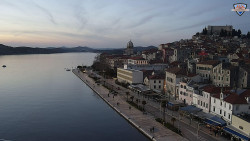 Nábřeží a město