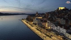 Nábřeží a město