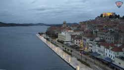 Nábřeží a město