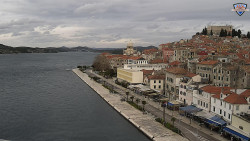 Nábřeží a město