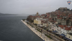 Nábřeží a město