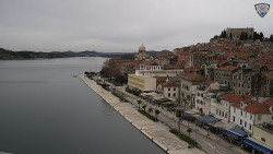 Nábřeží a město