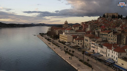 Nábřeží a město