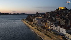 Nábřeží a město