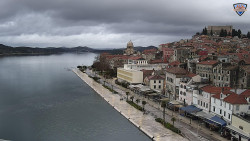 Nábřeží a město