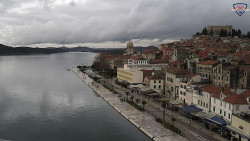 Nábřeží a město