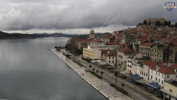 Nábřeží a město