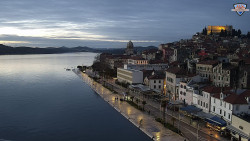 Nábřeží a město