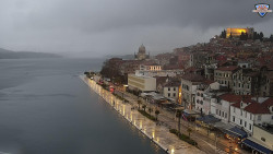 Nábřeží a město