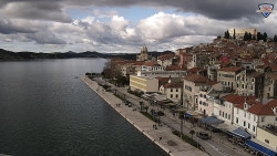 Nábřeží a město