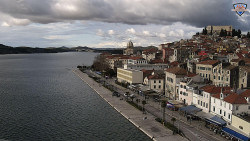 Nábřeží a město