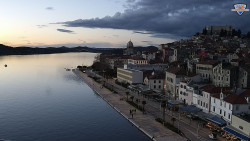 Nábřeží a město