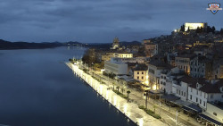 Nábřeží a město