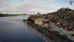 Nábřeží a město