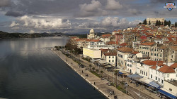 Nábřeží a město