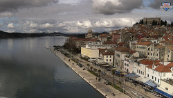 Nábřeží a město