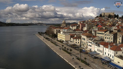 Nábřeží a město