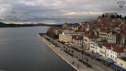 Nábřeží a město