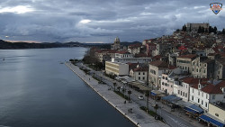 Nábřeží a město