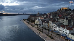 Nábřeží a město