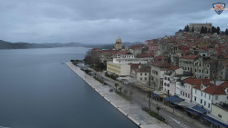 Nábřeží a město