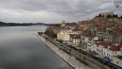 Nábřeží a město