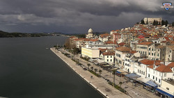 Nábřeží a město