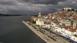 Nábřeží a město