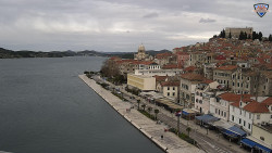 Nábřeží a město