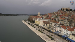 Nábřeží a město