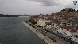 Nábřeží a město