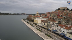 Nábřeží a město