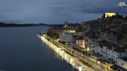 Nábřeží a město