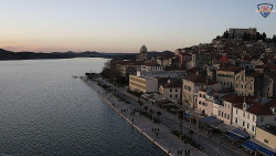 Nábřeží a město