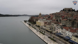 Nábřeží a město