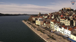 Nábřeží a město