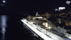 Nábřeží a město