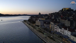 Nábřeží a město