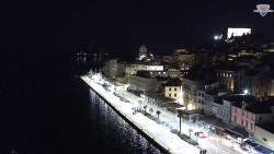 Nábřeží a město