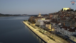 Nábřeží a město